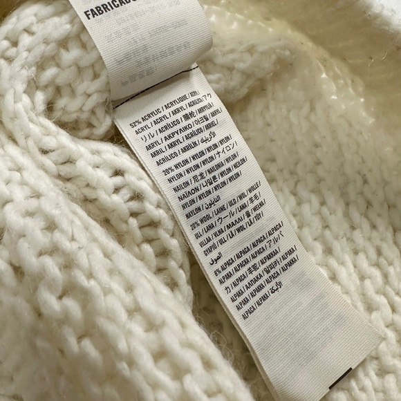 Abercrombie and Fitch Wool Blend Cropped Knit Sweater - Ivory/Cream - XS - Picture 12 of 12